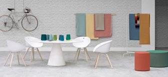 Кресло пластиковое на деревянных ножках Gliss Wood