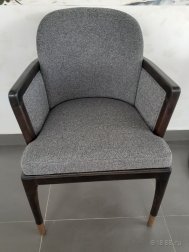 Кресло деревянное с обивкой Elegance