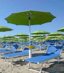 Зонт пляжный профессиональный Ø2.4 м с острием Cezanne