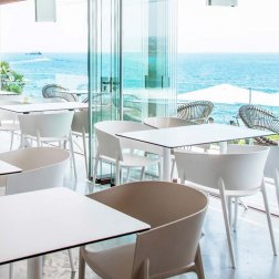 Кресло пластиковое Vondom Africa Basic белый