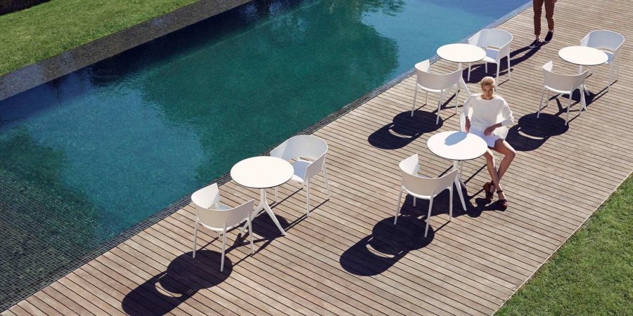 Кресло пластиковое Vondom Africa Basic белый
