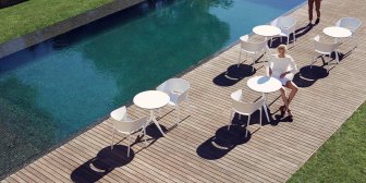 Кресло пластиковое Vondom Africa Basic белый
