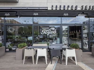 Milk Bar Cserpes Tejivo, Будапешт