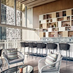 Кресло барное плетеное с подушками JANUS et Cie Knot сланцевый