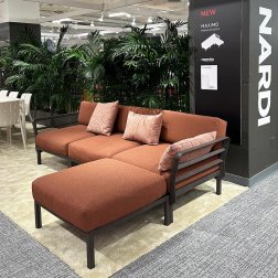 Диван пластиковый угловой с подушками Maximo 4