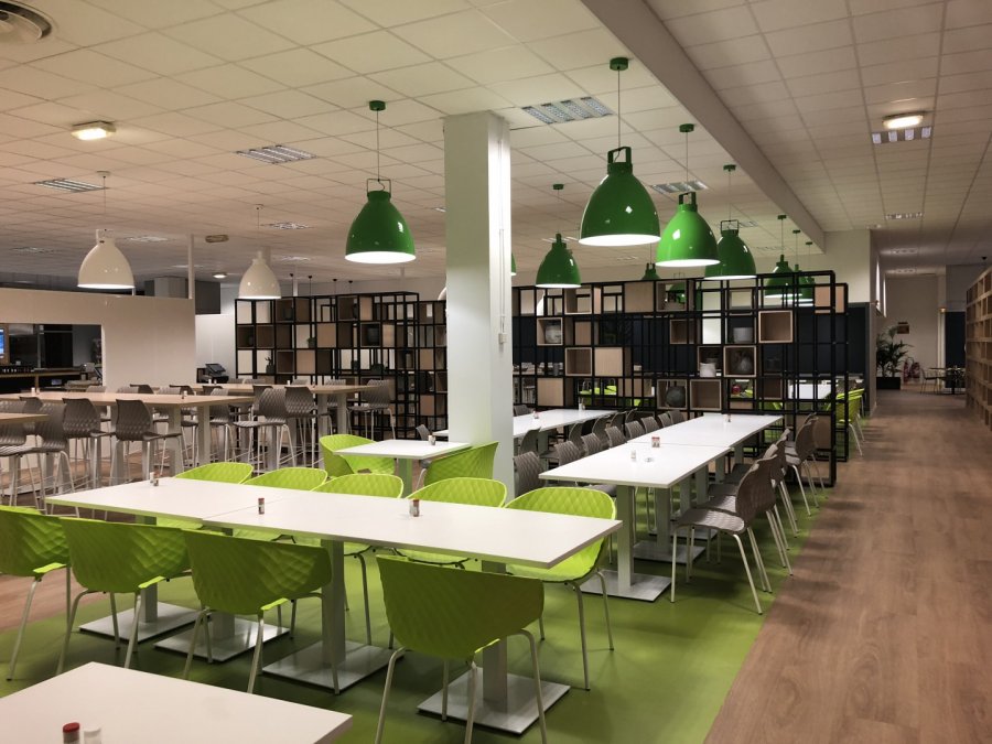 Кресло пластиковое Uni-ka