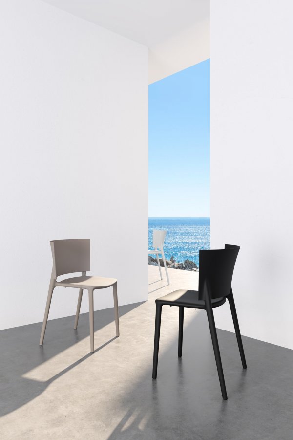 Стул пластиковый Vondom Africa Basic белый