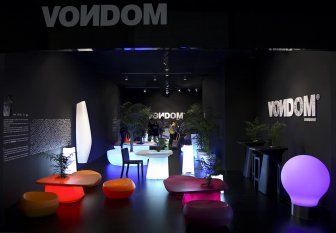Столик пластиковый кофейный Noma Basic