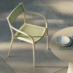 Кресло пластиковое Vondom Madison Dots кремовый, нефритовый