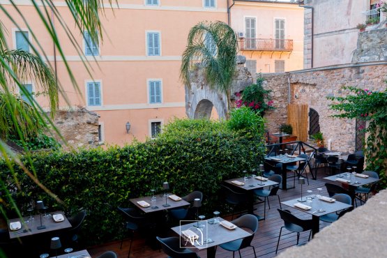 Arco Romano Restaurant, Террачина, Италия
