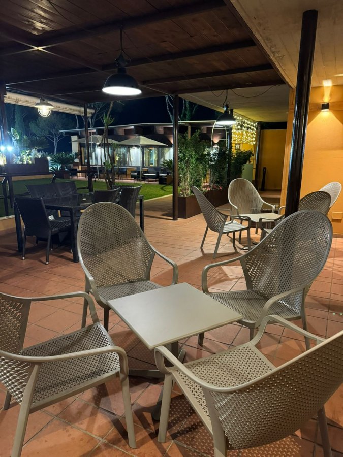 Лаунж-кресло пластиковое Gianet Lounge