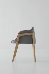 Кресло с обивкой Chevalet BL