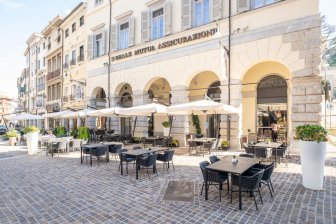 Зонт профессиональный 2х3 м Napoli Braccio