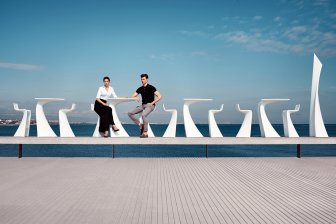 Стул пластиковый барный Vondom Wing Basic
