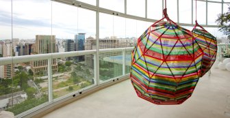 Кресло подвесное плетеное с подушками Tropicalia