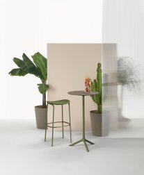 Стол ламинированный барный складной Tripe Folding