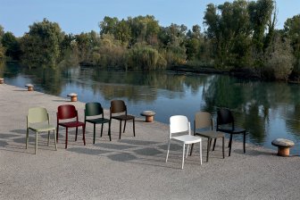 Стул пластиковый Colos Piazza 1