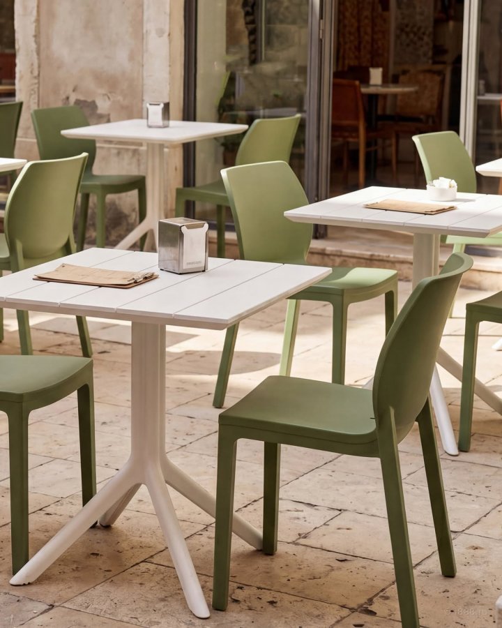 Стол пластиковый Paris Table 80, белый, 800х800х740 мм