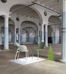 Кресло пластиковое Scab Design Hug Go Green оливковый