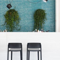 Стул пластиковый барный Gaber Abuela Stool 77 черный