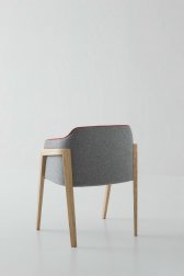 Кресло с обивкой Chevalet BL