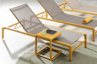Столик металлический приставной Konnor