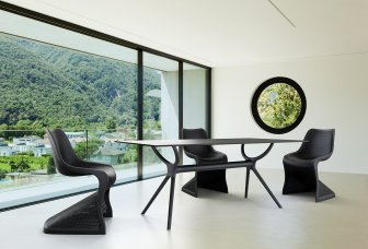 Стул пластиковый Siesta Contract Bloom черный