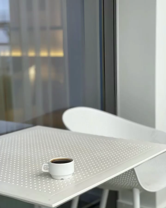 Стол пластиковый Sky Table 80, белый, 800х800х740 мм