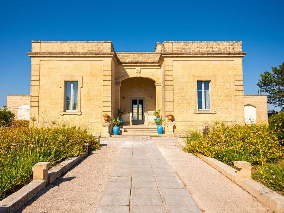 Relais Masseria Le Cesine, Италия