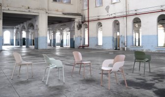Кресло пластиковое с обивкой Scab Design Hug антрацит