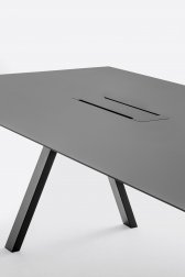 Стол с каналом для протяжки проводов Arki-Table CCO Fenix