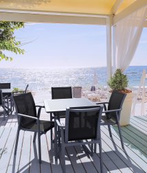 Кресло пластиковое Siesta Contract Pacific темно-серый, черный