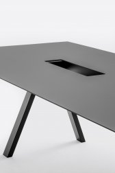 Стол с каналом для протяжки проводов Arki-Table CCO Fenix
