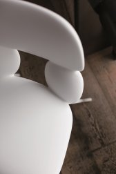 Стул пластиковый Nube S