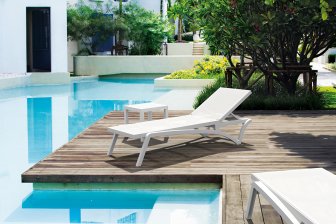 Столик пластиковый для лежака Ocean Side Table