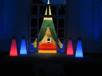 Стол пластиковый барный светящийся Peak Lighting