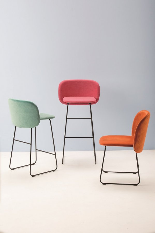 Стул полубарный с обивкой Chairs & More Chips SL-SG-65