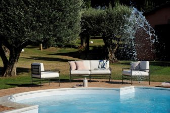 Диван металлический с подушками Toscana