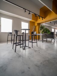 Стул пластиковый барный Gaber Abuela Stool 77 серый