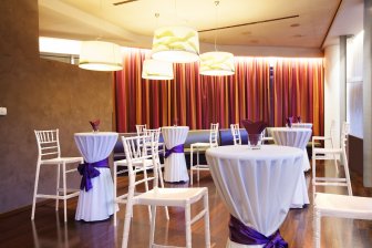Стул пластиковый барный Siesta Contract Chiavari Bar 75 белый