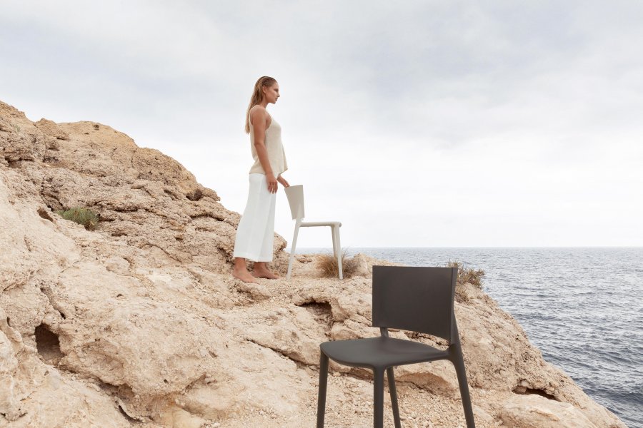 Стул пластиковый Vondom Africa Basic слоновая кость