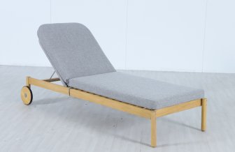 Шезлонг деревянный с матрасом Evia