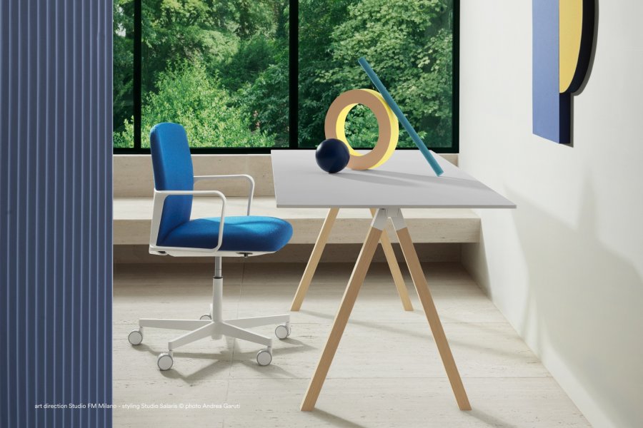 Стол ламинированный Arki-Desk Wood