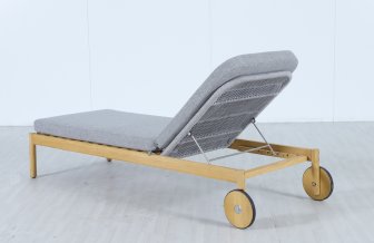 Шезлонг деревянный с матрасом Evia