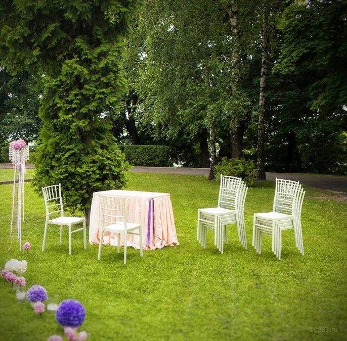 Стул пластиковый Siesta Contract Chiavari белый