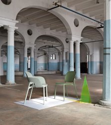 Стул пластиковый Scab Design Hug Go Green карамельный