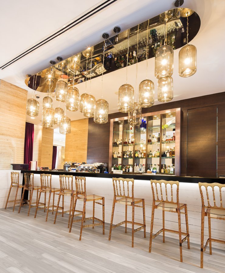 Стул прозрачный полубарный Siesta Contract Opera Bar 65 янтарный