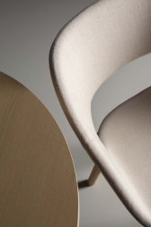 Кресло с обивкой Kabira Fabric 4WL