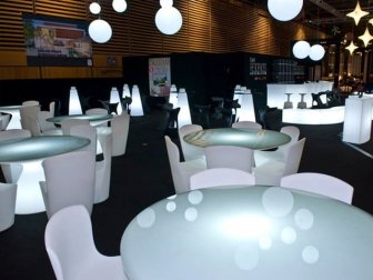 Стол пластиковый со стеклом светящийся Ed Lighting