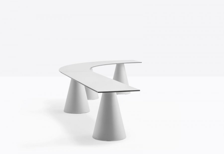 Скамейка полукруглая пластиковая Ikon Bench